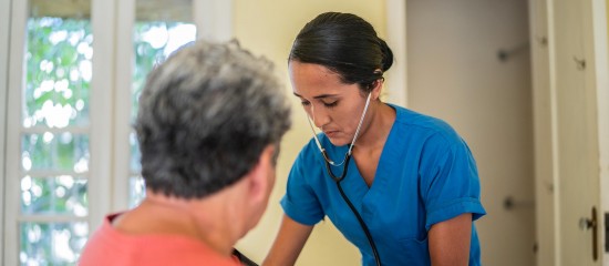 Selon une enquête du syndicat Convergence Infirmière, de nombreux dysfonctionnements existent dans les relations entre les infirmiers libéraux (IDEL) et l’Hospitalisation à domicile (HAD).