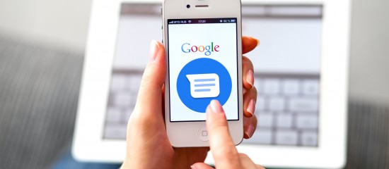 Messages de Google devrait enfin proposer le chiffrage de toutes les conversations de groupe. Cette technologie assure que seules les personnes participant à un groupe peuvent lire les messages qui y sont échangés.