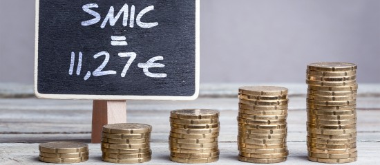 Au 1 janvier 2023, le taux horaire brut du Smic passe de 11,07 € à 11,27 €.